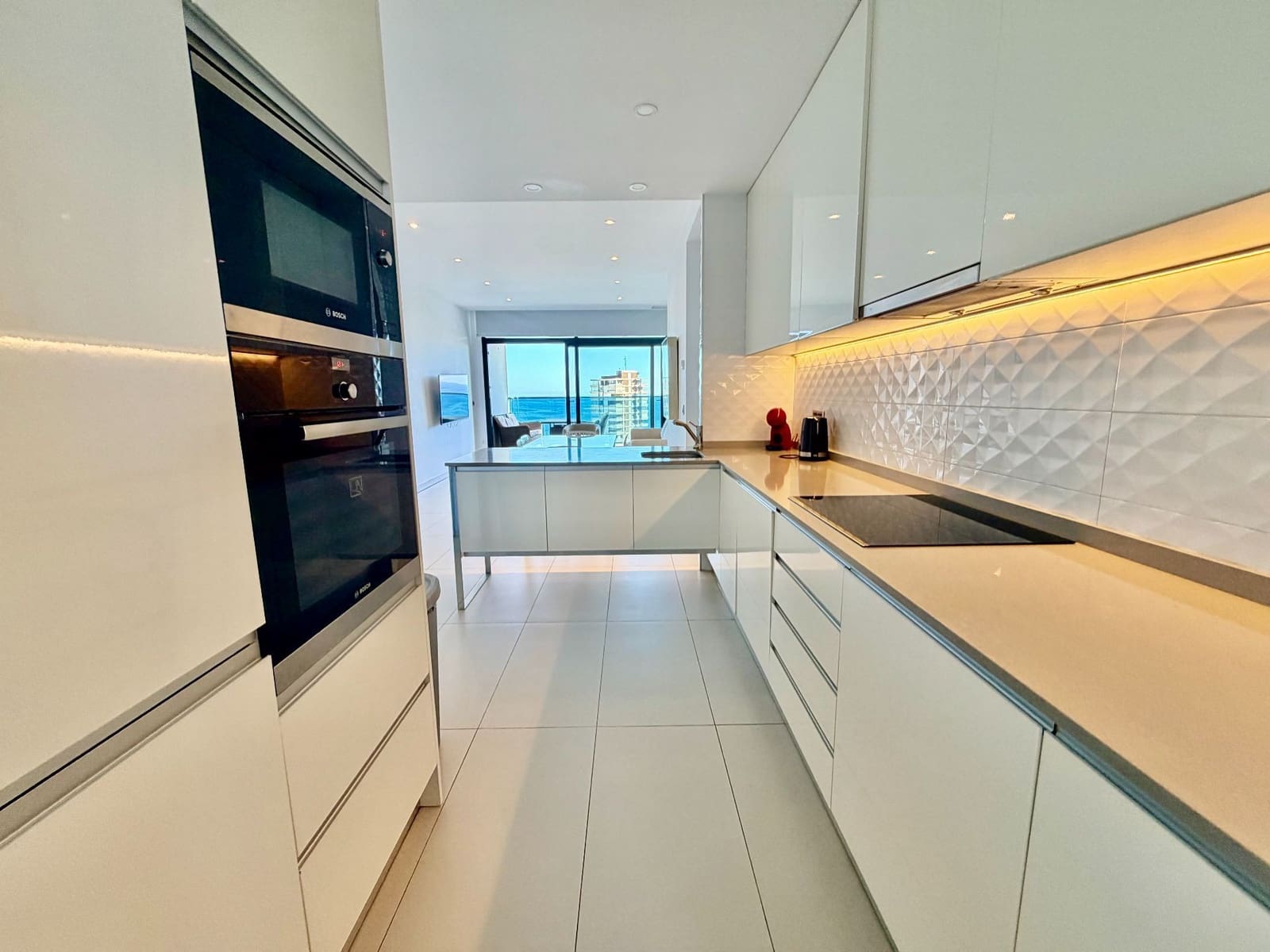 2 soverom Leilighet til salgs i Benidorm med svømmebasseng garasje - € 599 000 (Ref: 9788051)