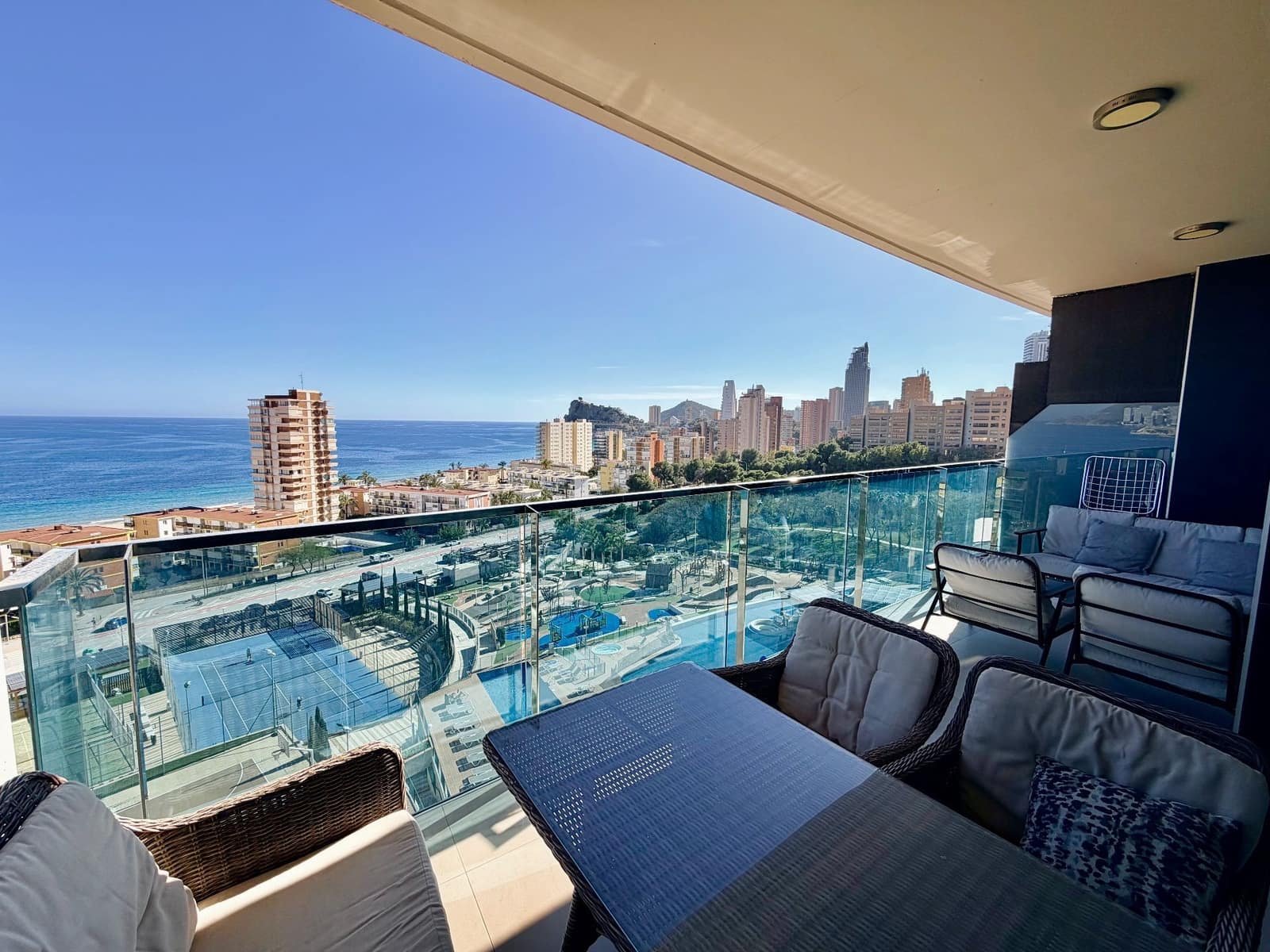 2 soverom Leilighet til salgs i Benidorm med svømmebasseng garasje - € 599 000 (Ref: 9788051)