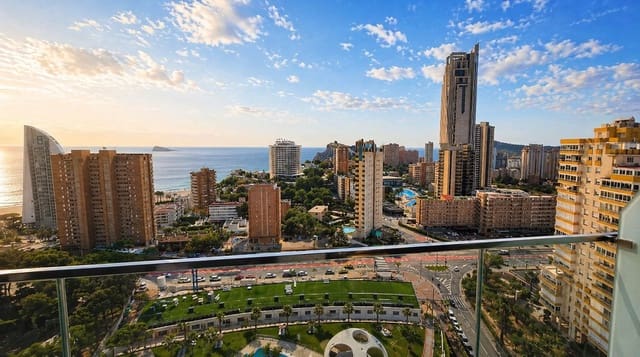 2 chambre Appartement à vendre à Playa Poniente, Benidorm avec piscine garage - 732 500 € (Ref: 9828749)