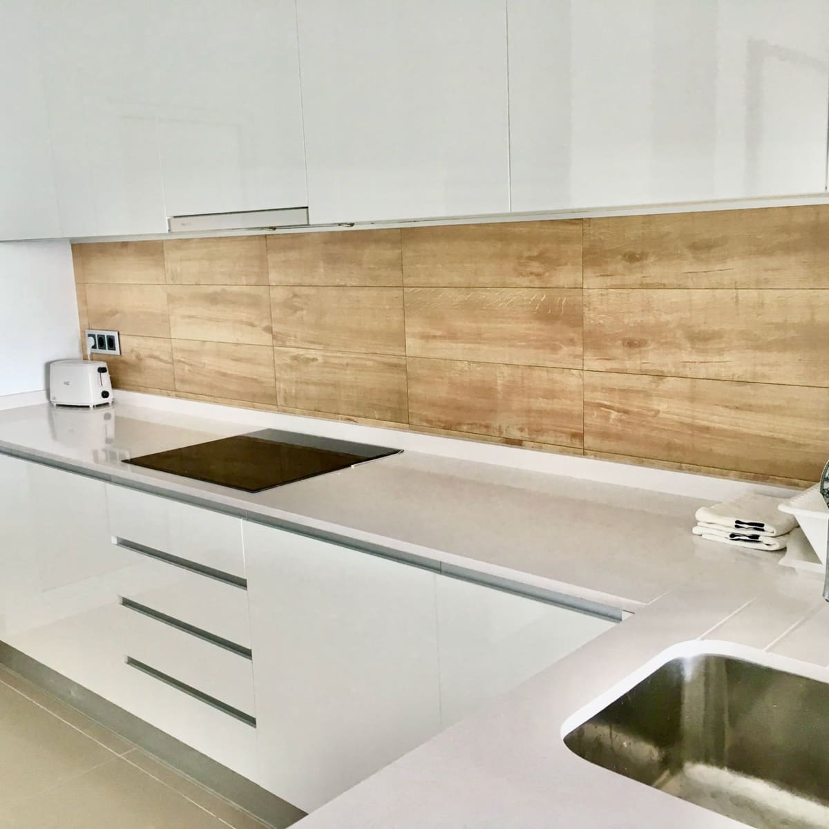 3 sypialnia Apartament do wynajęcia w Benidorm z basenem garażem - 2 500 € (Ref: 9830774)