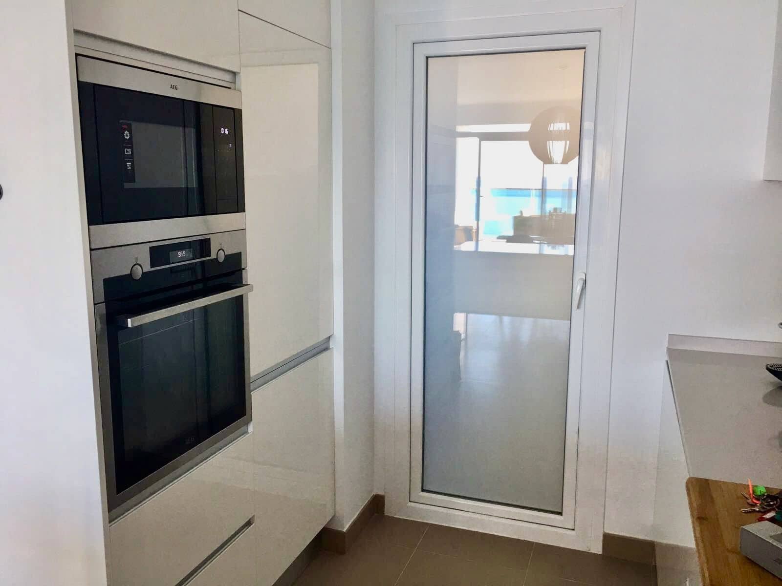 3 sypialnia Apartament do wynajęcia w Benidorm z basenem garażem - 2 500 € (Ref: 9830774)