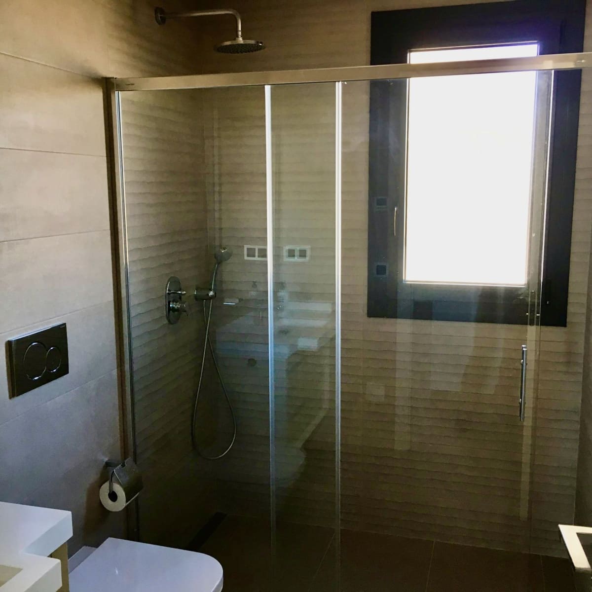 3 sypialnia Apartament do wynajęcia w Benidorm z basenem garażem - 2 500 € (Ref: 9830774)