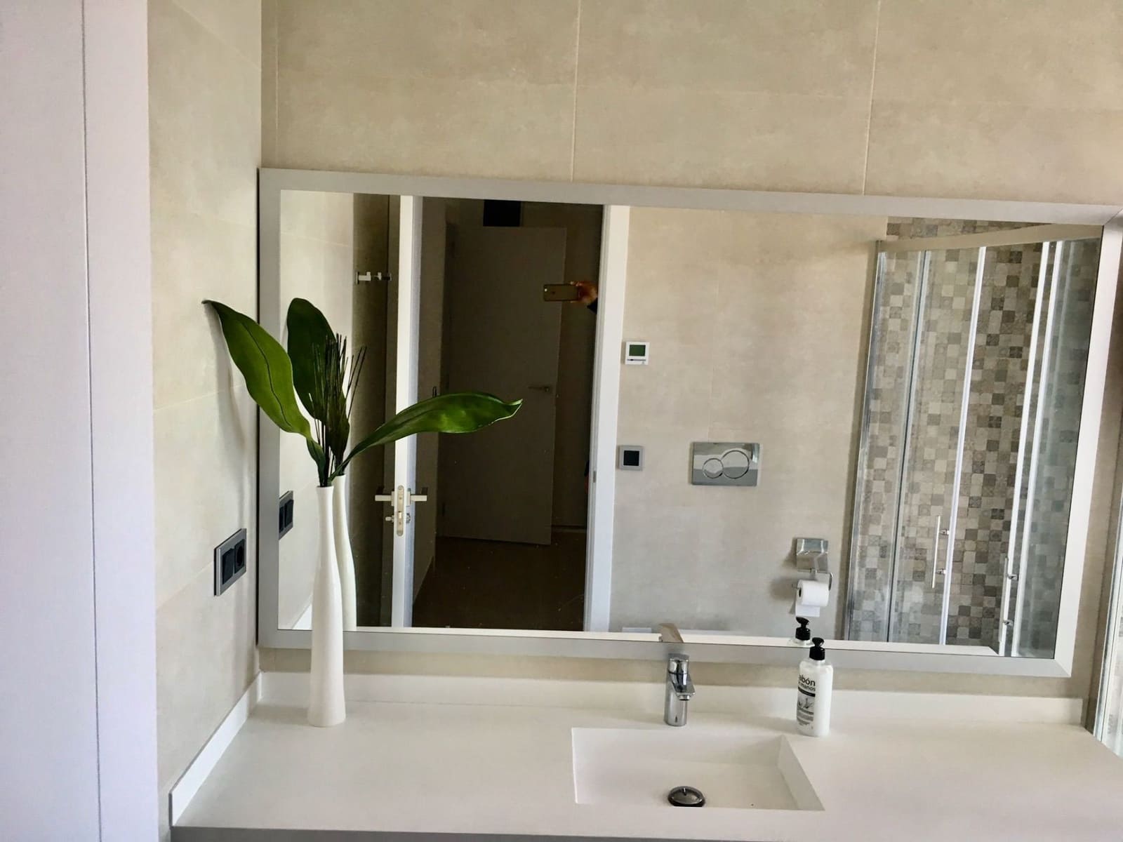 3 sypialnia Apartament do wynajęcia w Benidorm z basenem garażem - 2 500 € (Ref: 9830774)