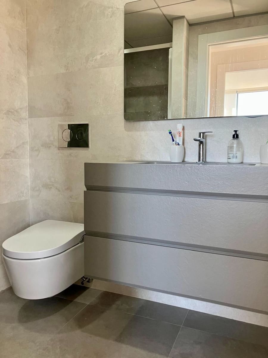 3 sypialnia Penthouse do wynajęcia w Benidorm z basenem garażem - 3 000 € (Ref: 9830775)