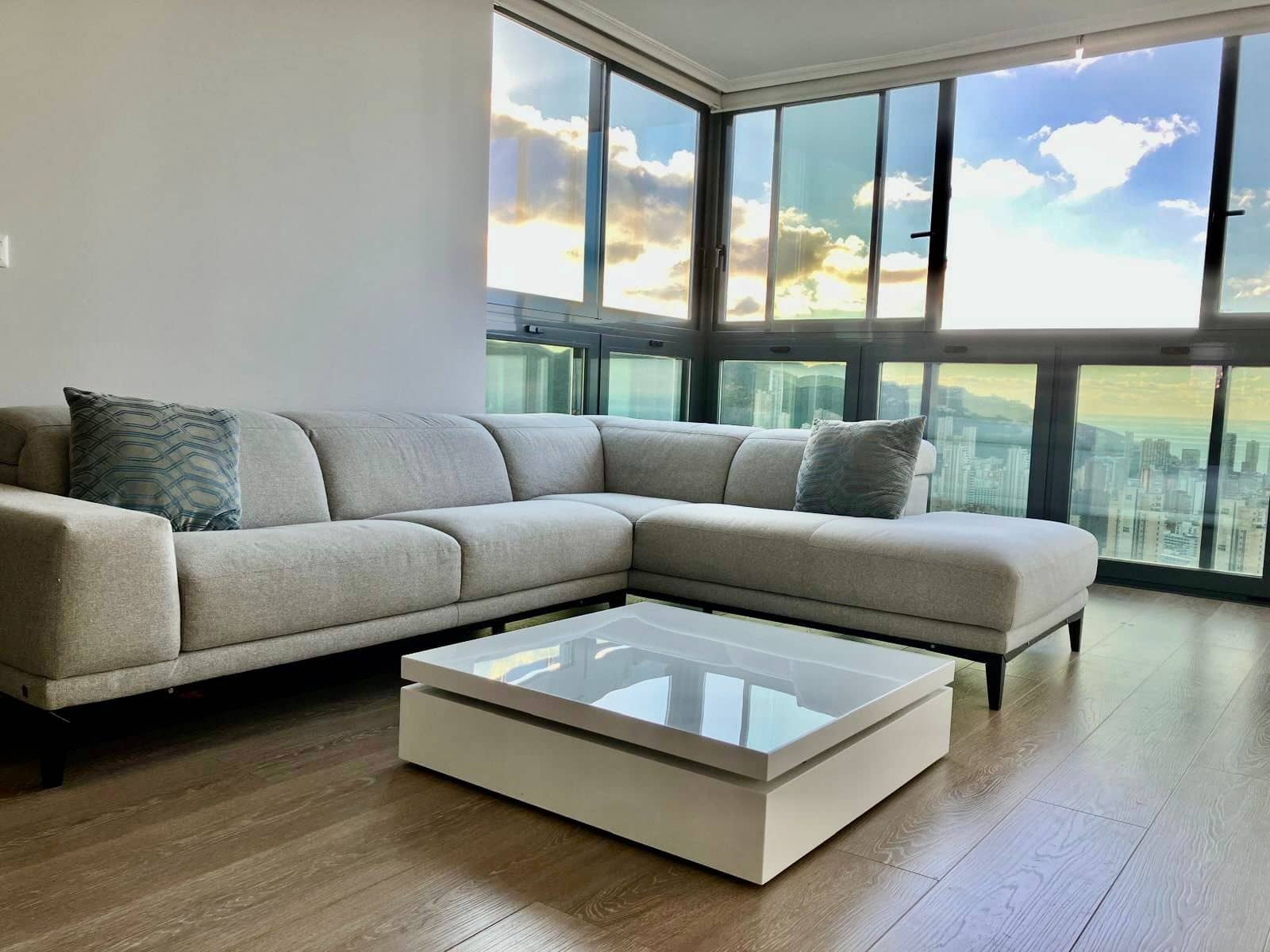 3 sypialnia Penthouse do wynajęcia w Benidorm z basenem garażem - 3 000 € (Ref: 9830775)