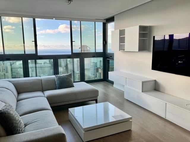 3 sypialnia Penthouse do wynajęcia w Benidorm z basenem garażem - 3 000 € (Ref: 9830775)