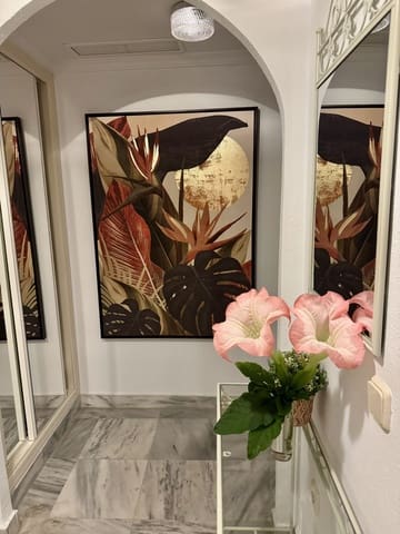 2 soverom Leilighet til leie i Puerto Banus, Marbella med svømmebasseng garasje - € 1 600 (Ref: 9871611)