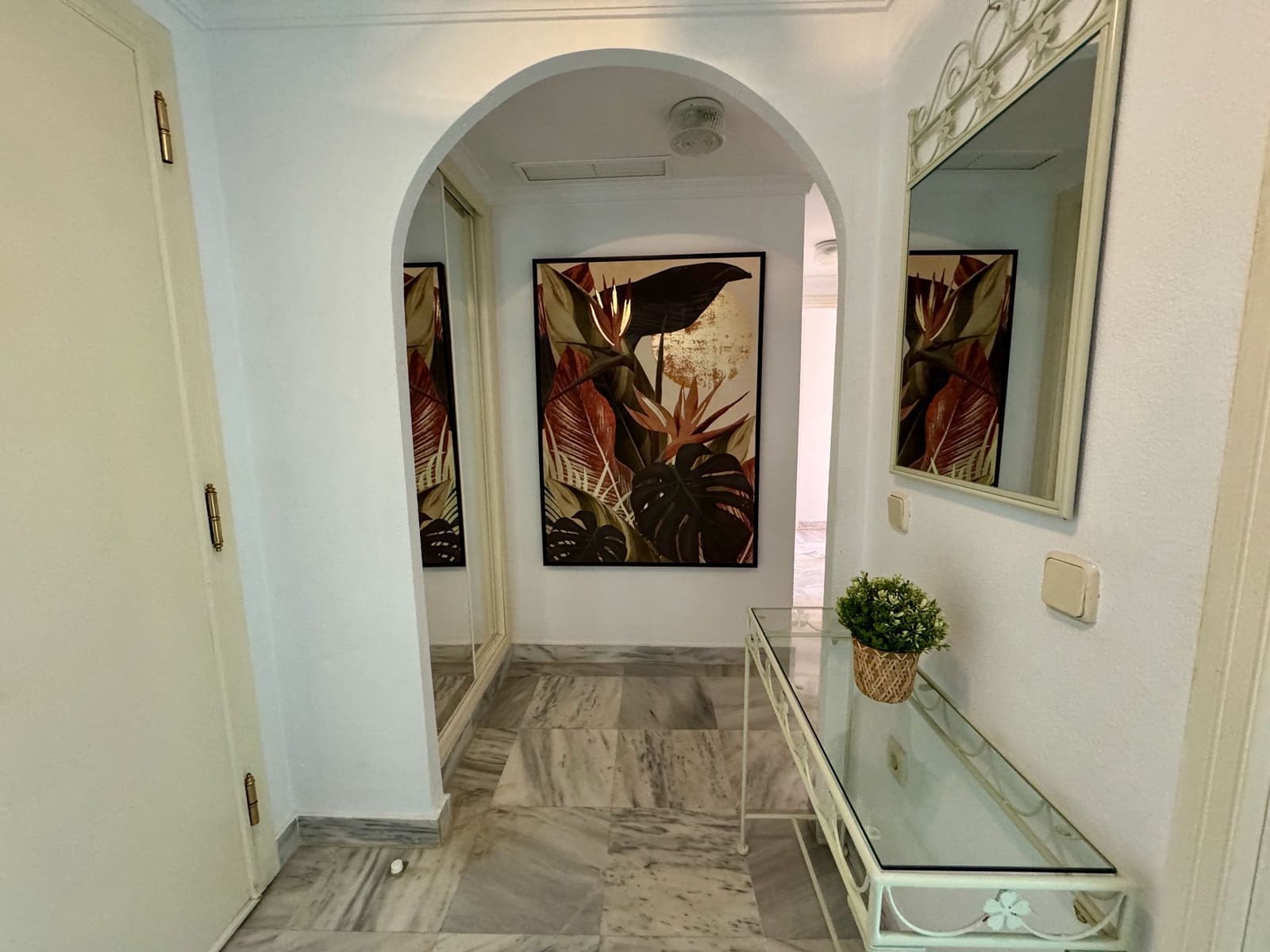 2 sypialnia Apartament do wynajęcia w Puerto Banus z basenem garażem - 1 650 € (Ref: 9871611)