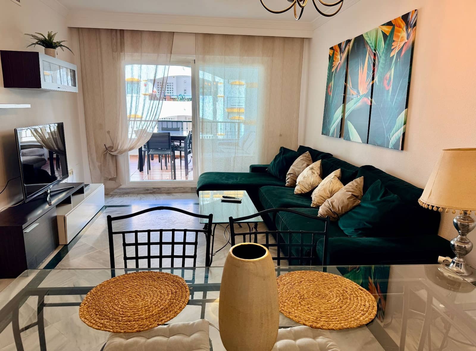 2 sypialnia Apartament do wynajęcia w Puerto Banus z basenem garażem - 1 650 € (Ref: 9871611)