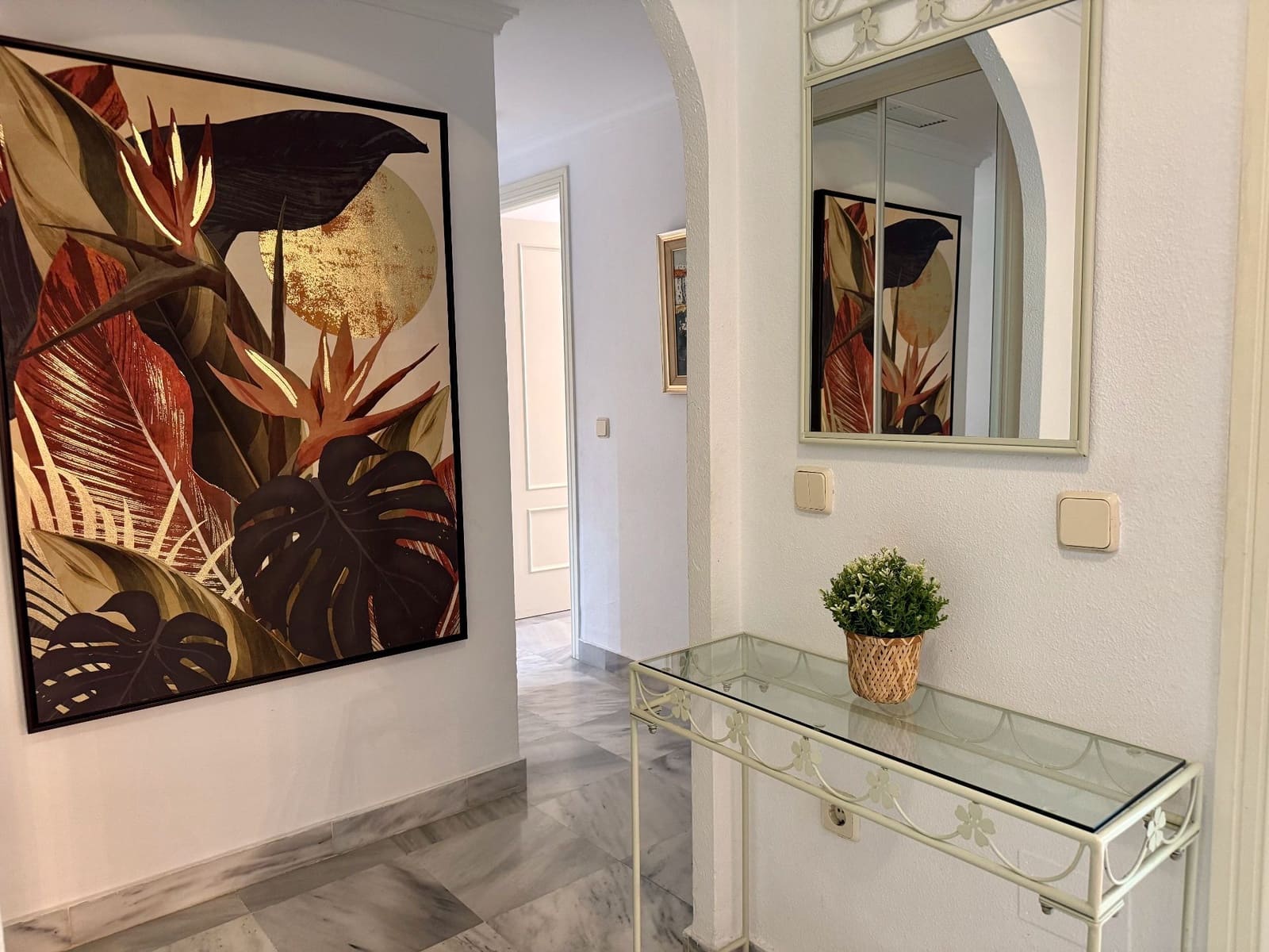 2 sypialnia Apartament do wynajęcia w Puerto Banus z basenem garażem - 1 650 € (Ref: 9871611)