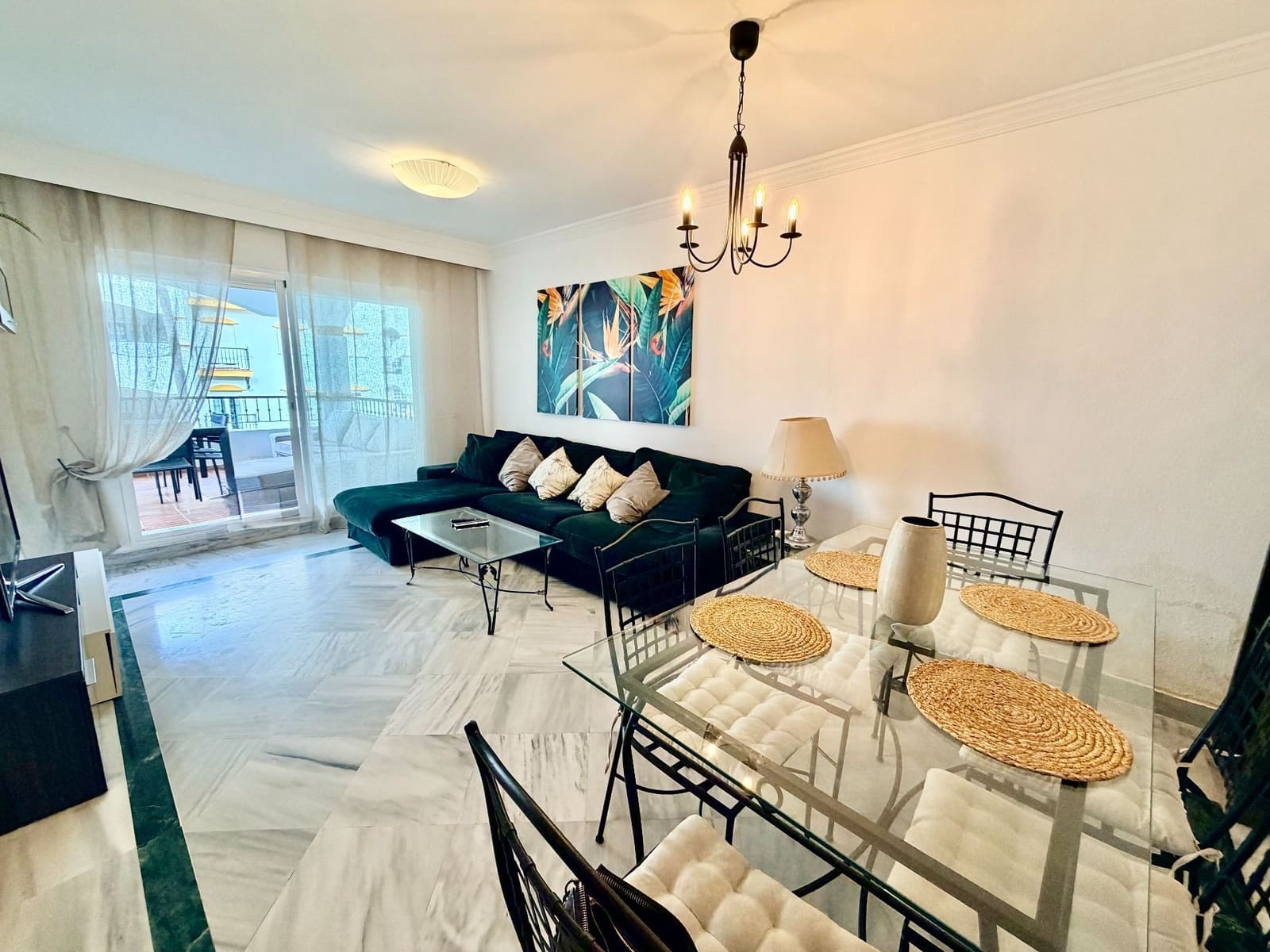 2 sypialnia Apartament do wynajęcia w Puerto Banus z basenem garażem - 1 650 € (Ref: 9871611)