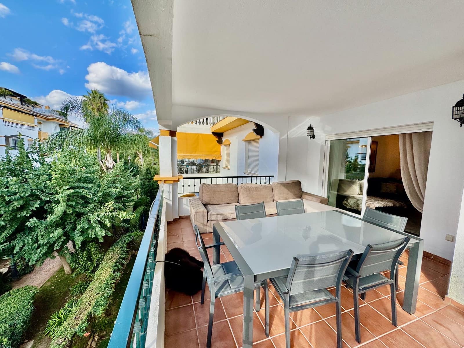 2 sypialnia Apartament do wynajęcia w Puerto Banus z basenem garażem - 1 650 € (Ref: 9871611)