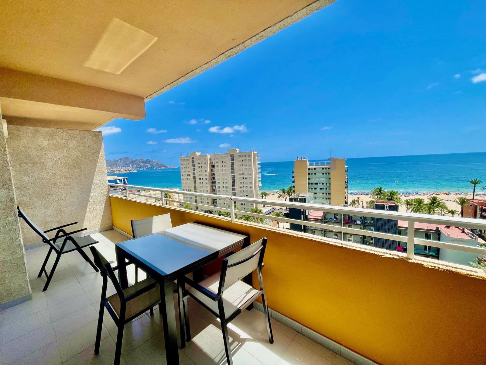 1 quarto Apartamento para arrendar em Benidorm com piscina - 1 500 € (Ref: 9947337)