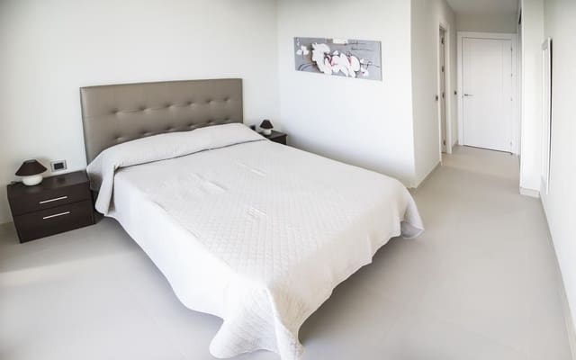 2 soveværelse Lejlighed til salg i Playa Poniente, Benidorm med swimmingpool garage - € 600.000 (Ref: 9949272)
