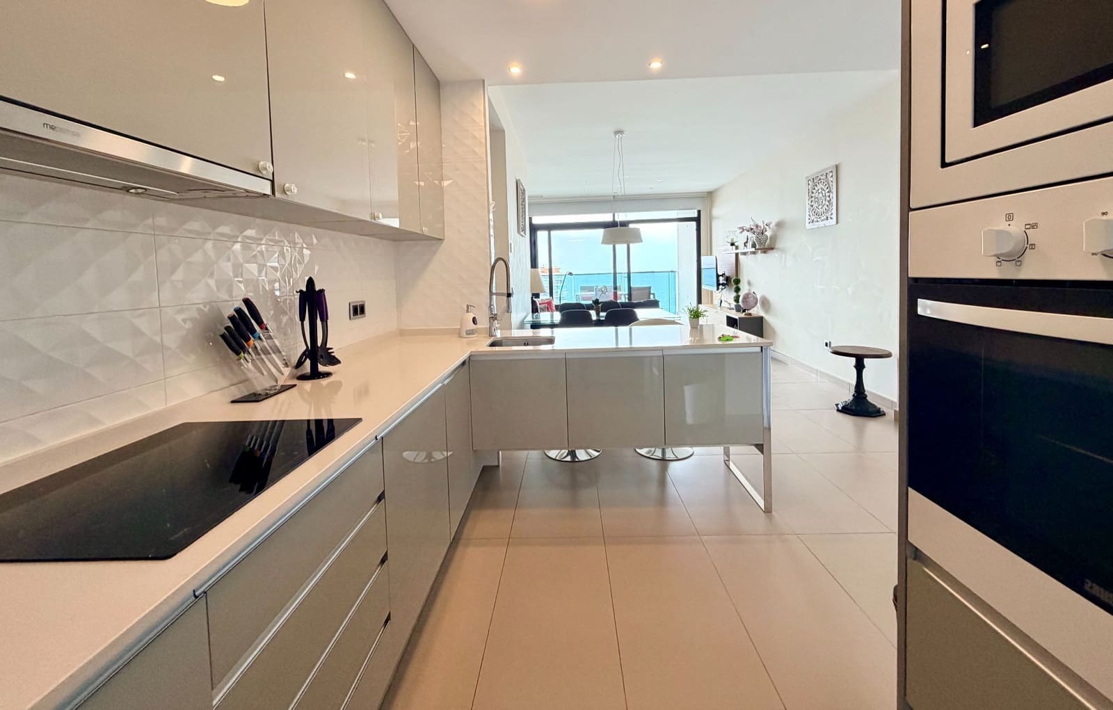 2 makuuhuone Huoneisto myytävänä paikassa Benidorm mukana uima-altaan 
autotalli - 570 000 € (Ref: 9962143)