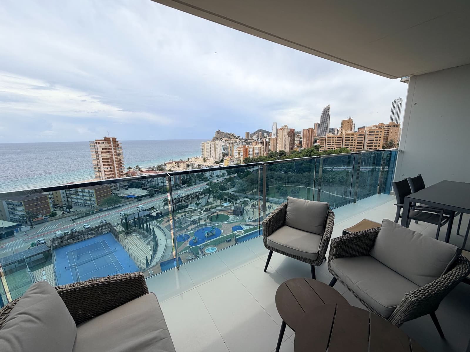 2 makuuhuone Huoneisto myytävänä paikassa Benidorm mukana uima-altaan 
autotalli - 570 000 € (Ref: 9962143)