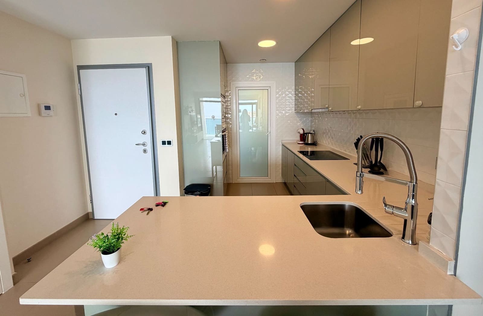 2 makuuhuone Huoneisto myytävänä paikassa Benidorm mukana uima-altaan 
autotalli - 570 000 € (Ref: 9962143)