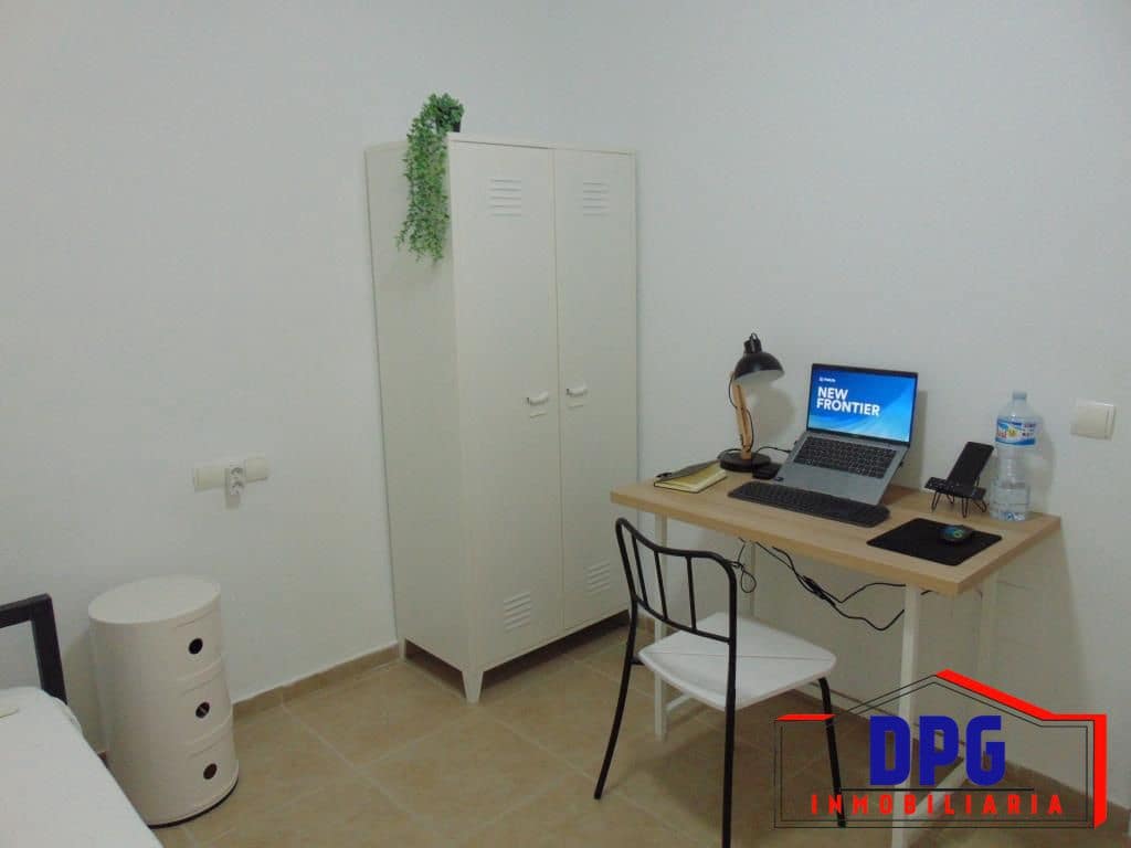 2 slaapkamer Appartement te huur in Garrucha met garage - € 500 (Ref: 9166350)