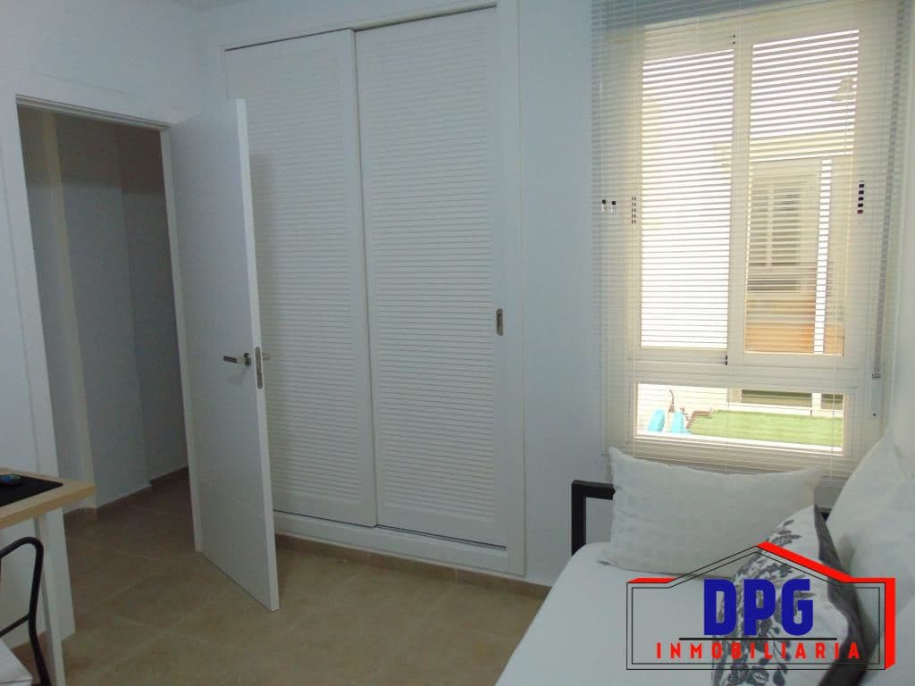 2 slaapkamer Appartement te huur in Garrucha met garage - € 500 (Ref: 9166350)