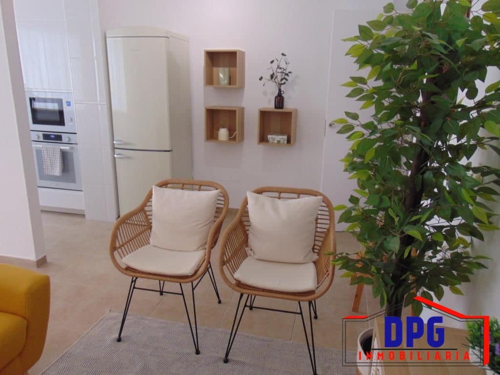2 slaapkamer Appartement te huur in Garrucha met garage - € 500 (Ref: 9166350)