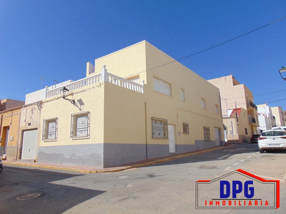 5 quarto Casa em Banda para venda em Garrucha com garagem - 285 000 € (Ref: 9984480)