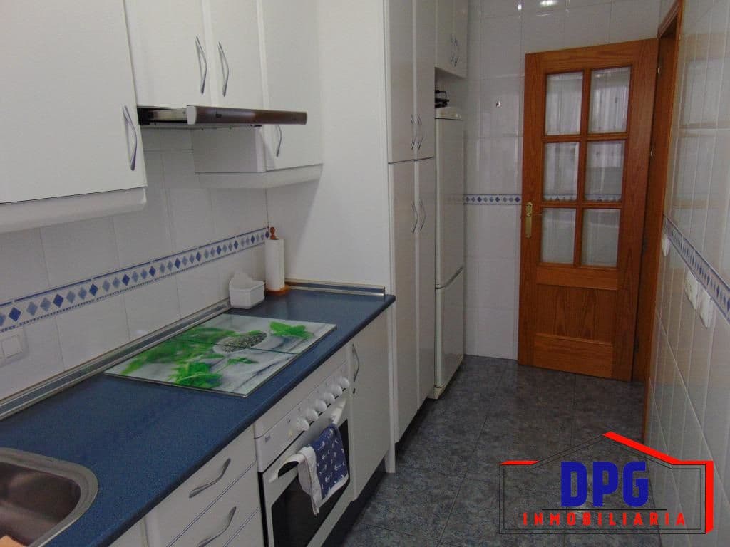 Appartement de 2 chambres à louer à Garrucha avec garage - 375 € (Ref: 9996699)
