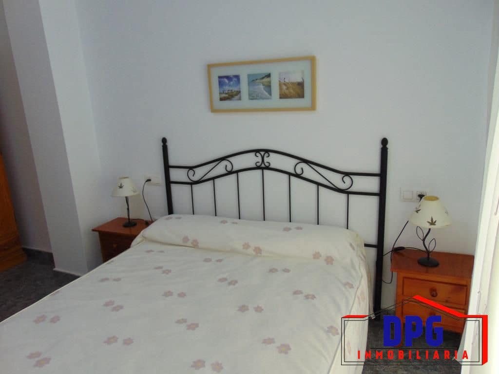 Appartement de 2 chambres à louer à Garrucha avec garage - 375 € (Ref: 9996699)