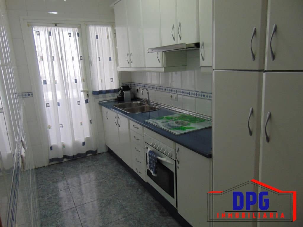 Appartement de 2 chambres à louer à Garrucha avec garage - 375 € (Ref: 9996699)