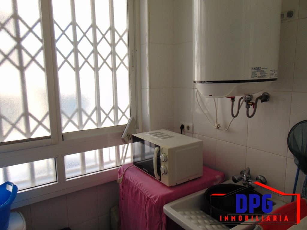 Appartement de 2 chambres à louer à Garrucha avec garage - 375 € (Ref: 9996699)