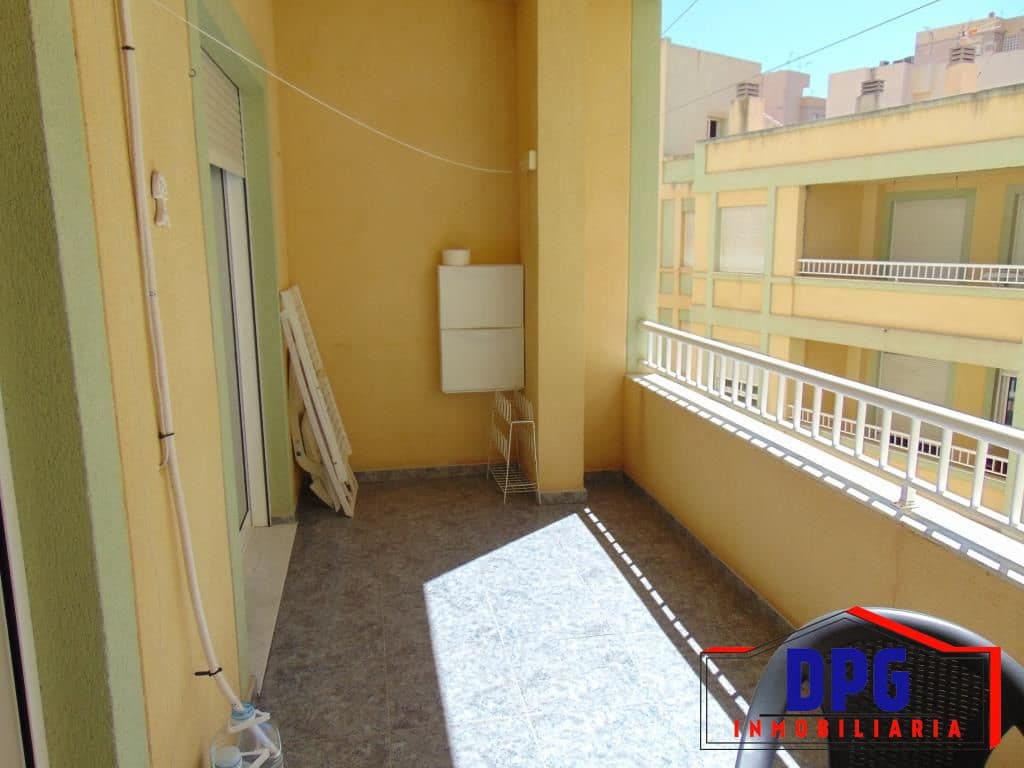 Appartement de 2 chambres à louer à Garrucha avec garage - 375 € (Ref: 9996699)