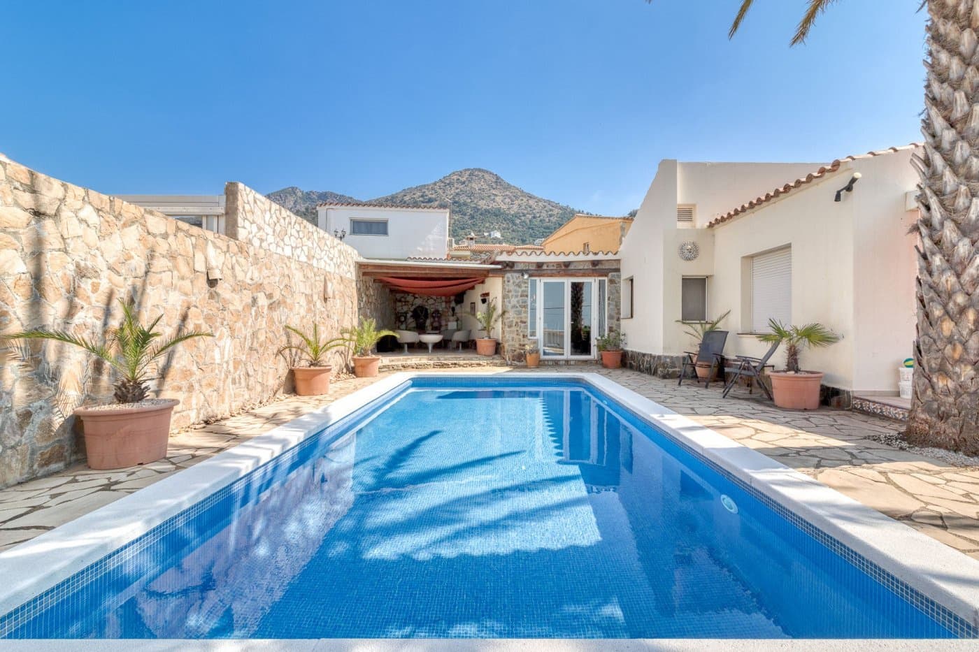 4 soveværelse Villa til salg i El Mas Fumats med swimmingpool - € 699.000 (Ref: 9759433)