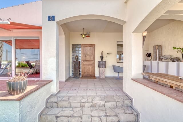 4 slaapkamer Villa te koop in El Mas Fumats, Roses met zwembad - € 699.000 (Ref: 9759433)