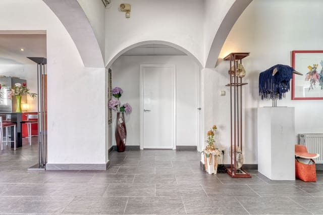 4 slaapkamer Villa te koop in El Mas Fumats, Roses met zwembad - € 699.000 (Ref: 9759433)