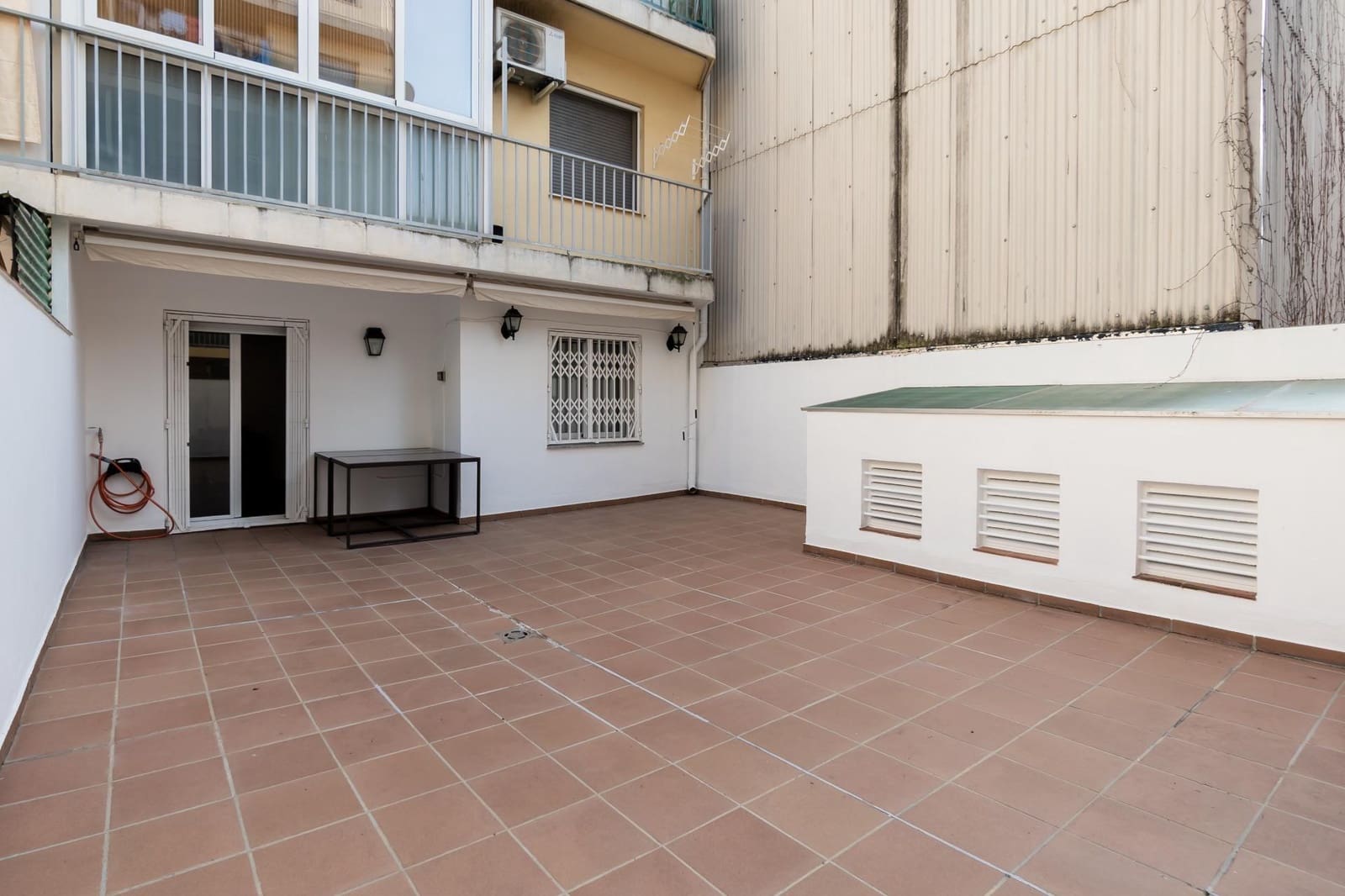 4 bedroom Flat for sale in Figueres with garage - € 225,000 (Ref: 9759434)