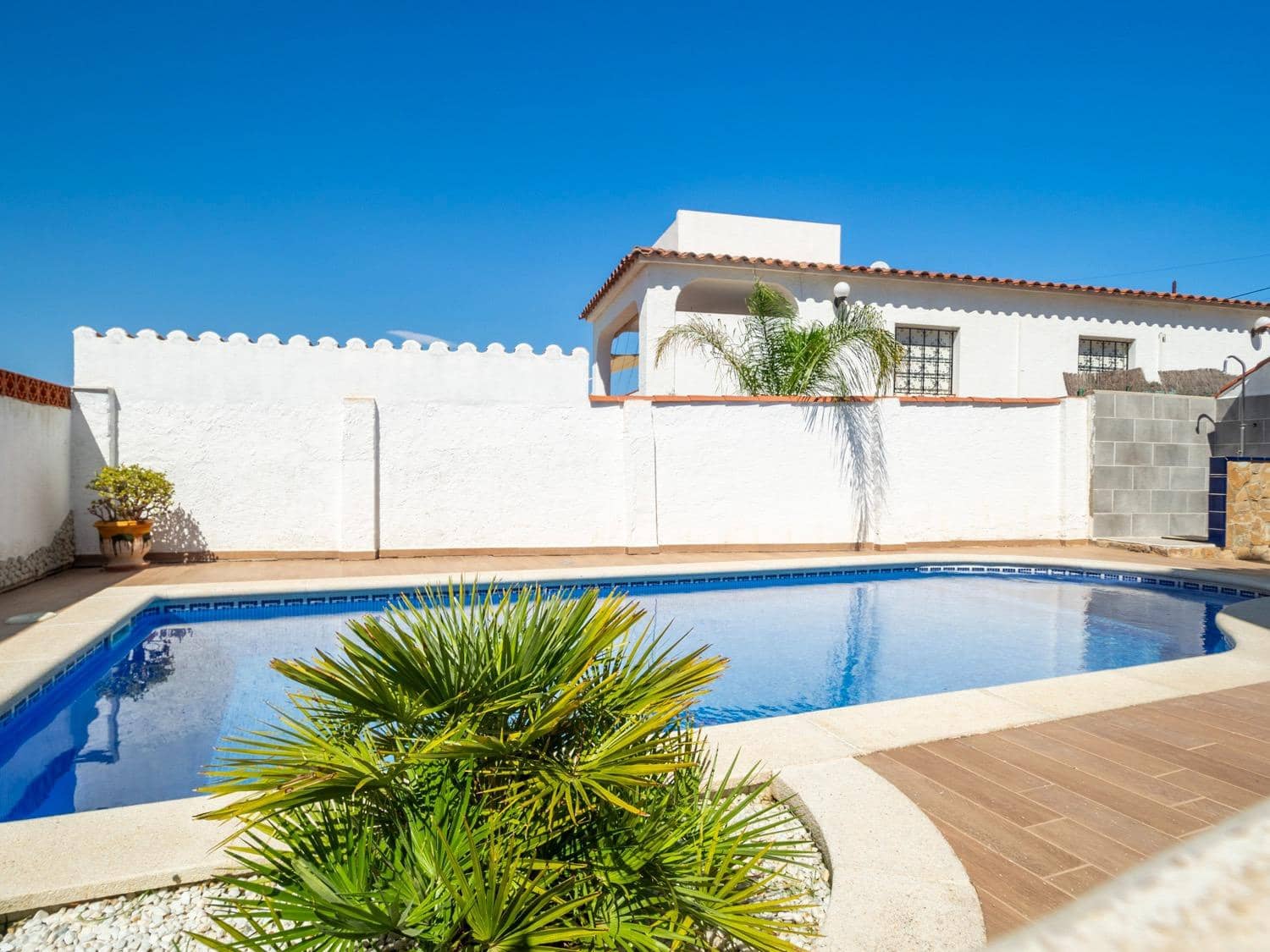 4 soverom Villa til salgs i L'Escala med svømmebasseng garasje - € 559 000 (Ref: 9759438)