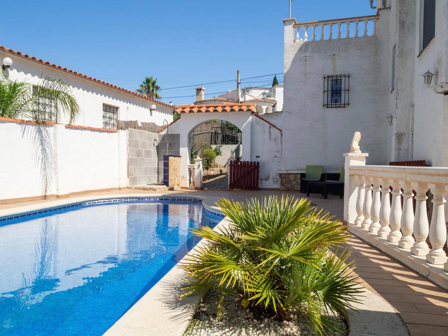 4 soverom Villa til salgs i L'Escala med svømmebasseng garasje - € 559 000 (Ref: 9759438)