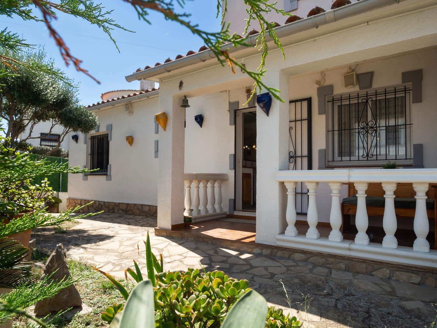 4 soverom Villa til salgs i L'Escala med svømmebasseng garasje - € 559 000 (Ref: 9759438)