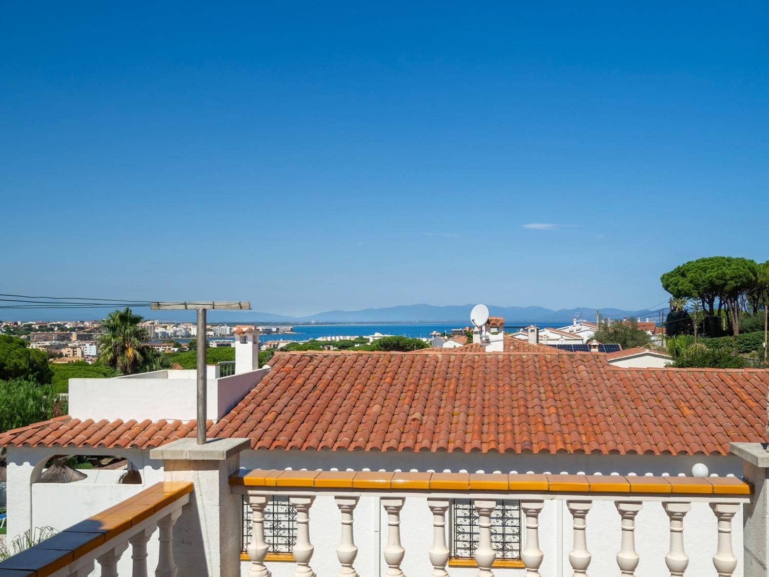 4 soverom Villa til salgs i L'Escala med svømmebasseng garasje - € 559 000 (Ref: 9759438)