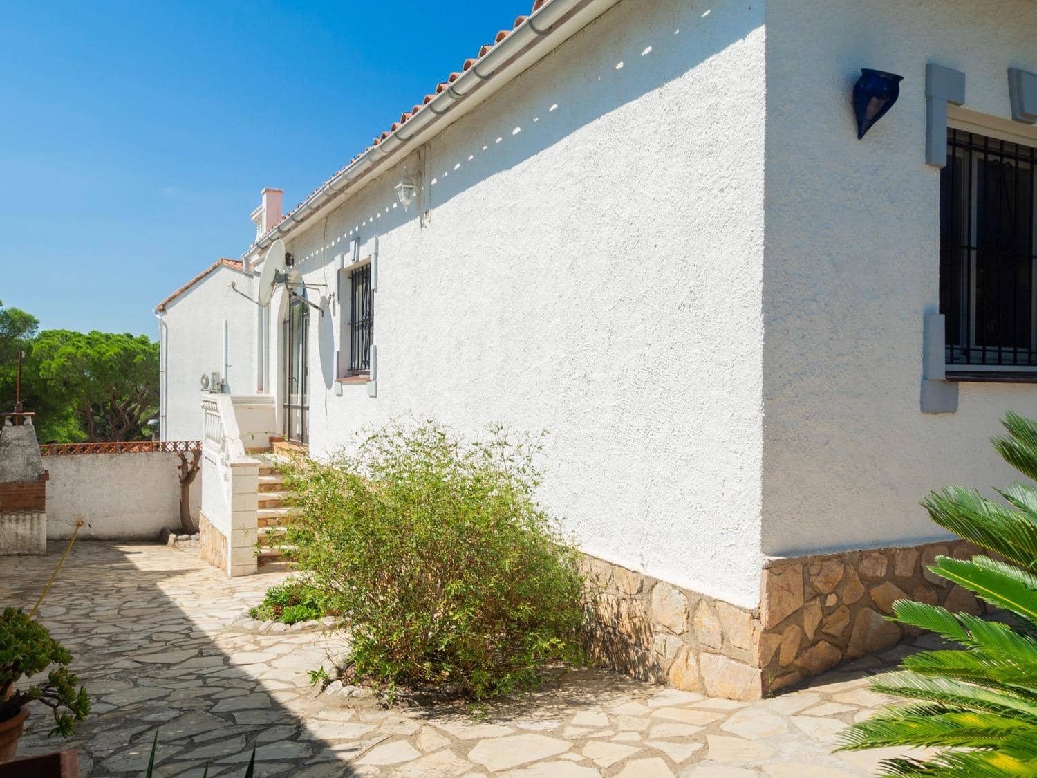 4 soverom Villa til salgs i L'Escala med svømmebasseng garasje - € 559 000 (Ref: 9759438)