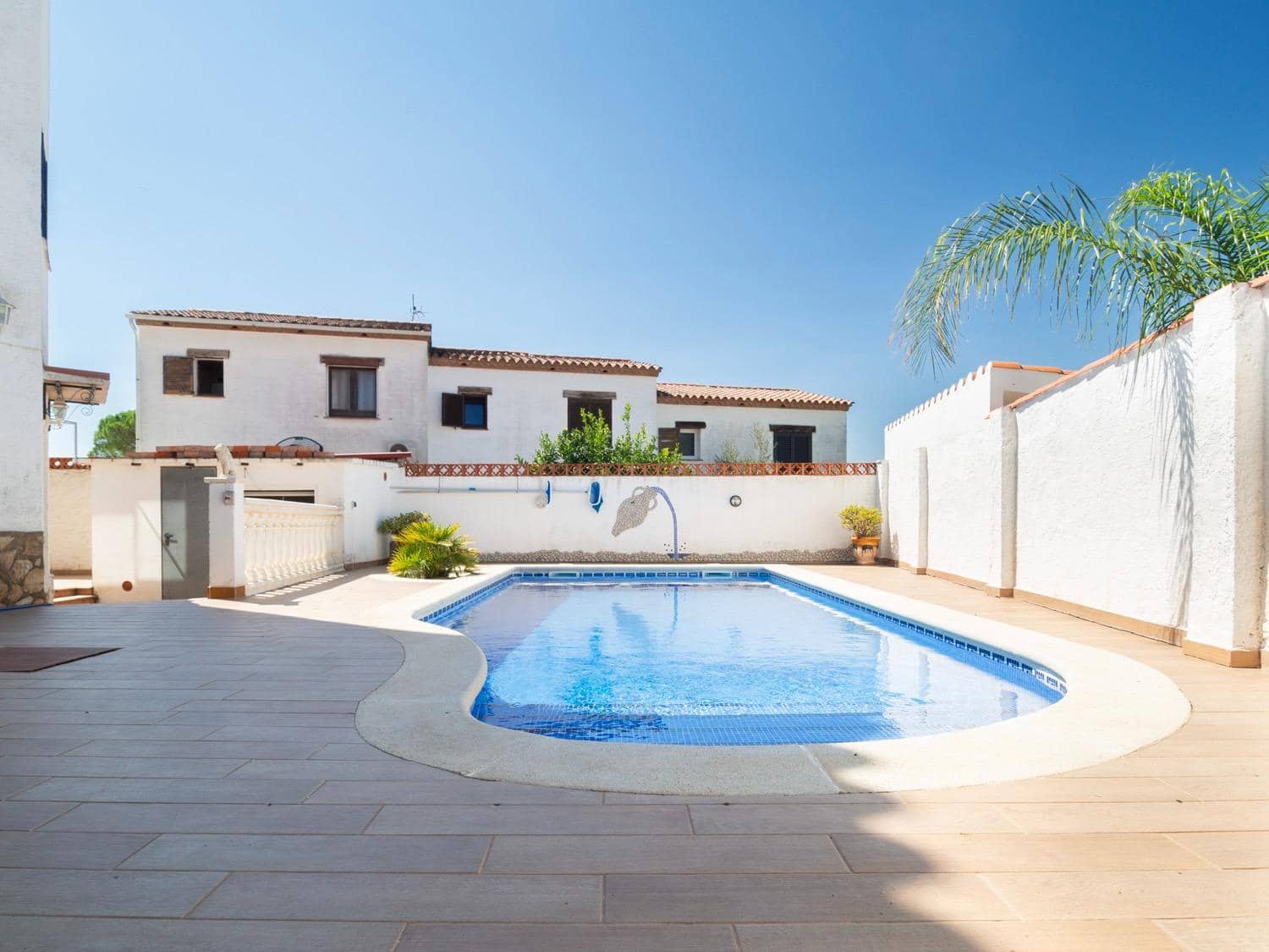 4 soverom Villa til salgs i L'Escala med svømmebasseng garasje - € 559 000 (Ref: 9759438)