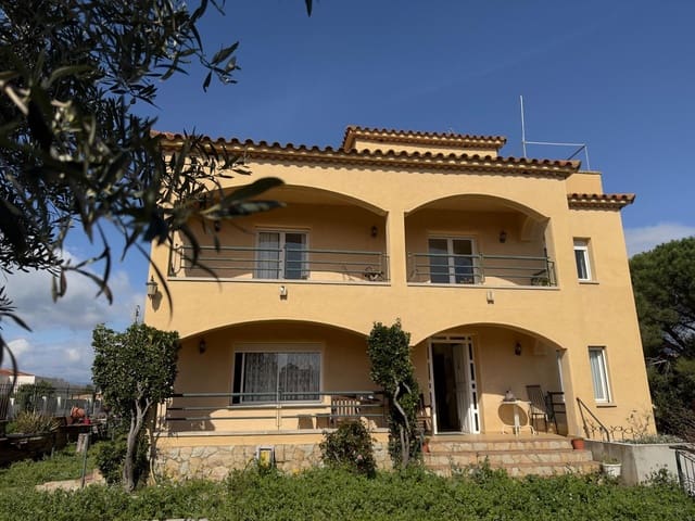 7 makuuhuone Huvila myytävänä paikassa Garriguella - 425 000 € (Ref: 9759439)