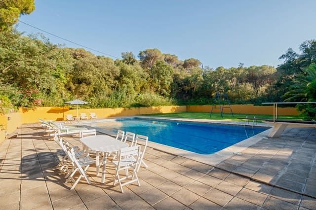Chalet de 5 habitaciones en Castell d'Aro, Castell-Platja d'Aro en venta con piscina garaje - 795.000 € (Ref: 9759440)