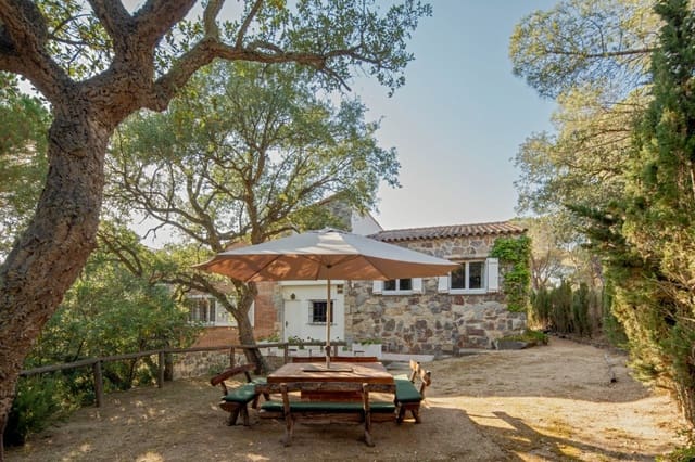 Chalet de 5 habitaciones en Castell d'Aro, Castell-Platja d'Aro en venta con piscina garaje - 795.000 € (Ref: 9759440)