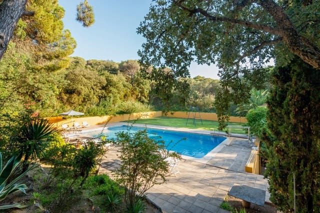 Chalet de 5 habitaciones en Castell d'Aro, Castell-Platja d'Aro en venta con piscina garaje - 795.000 € (Ref: 9759440)