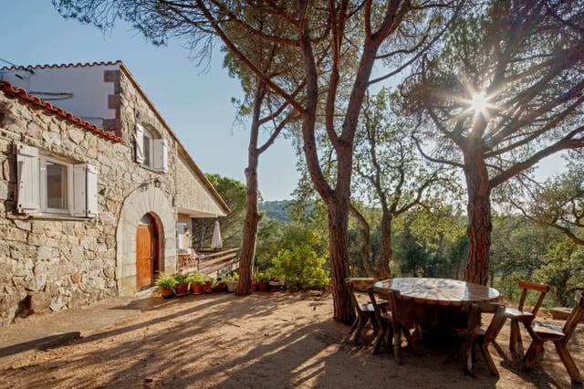 Chalet de 5 habitaciones en Castell d'Aro, Castell-Platja d'Aro en venta con piscina garaje - 795.000 € (Ref: 9759440)