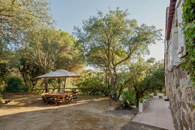Chalet de 5 habitaciones en Castell d'Aro, Castell-Platja d'Aro en venta con piscina garaje - 795.000 € (Ref: 9759440)
