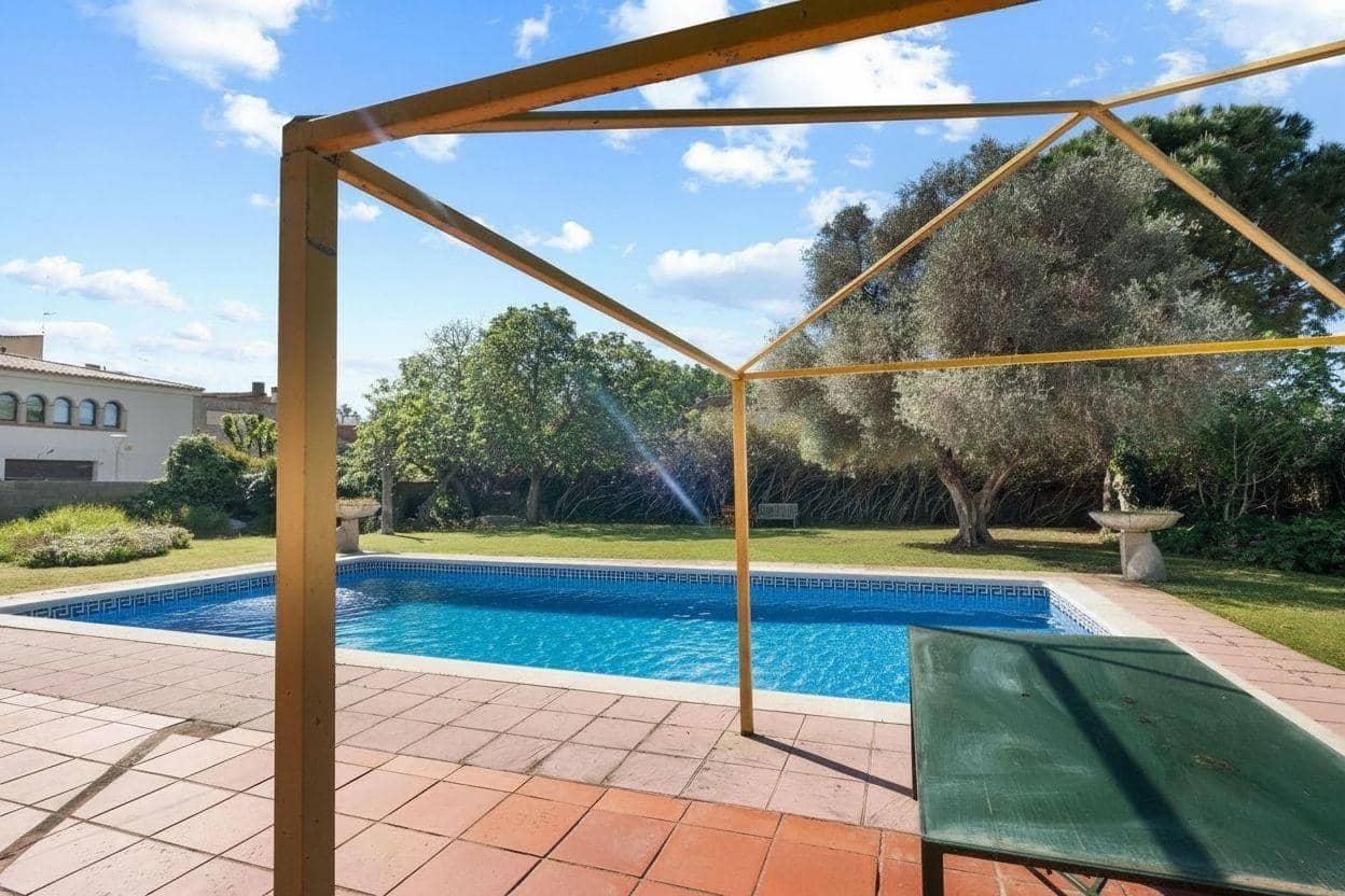 5 chambre Villa/Maison à vendre à Sant Pere Pescador avec piscine garage - 599 000 € (Ref: 9759441)