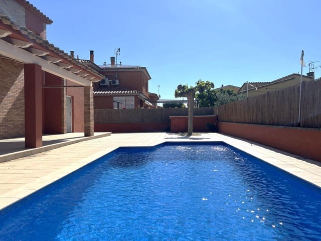 4 Zimmer Villa zu verkaufen in Sant Pere Pescador mit Pool Garage - 495.000 € (Ref: 9759442)