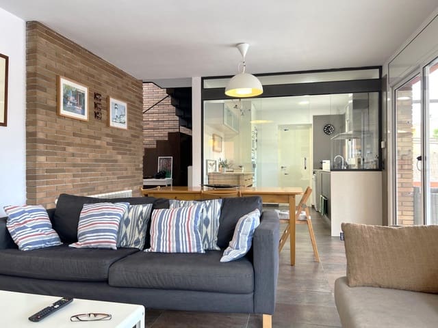 4 Zimmer Villa zu verkaufen in Sant Pere Pescador mit Pool Garage - 495.000 € (Ref: 9759442)