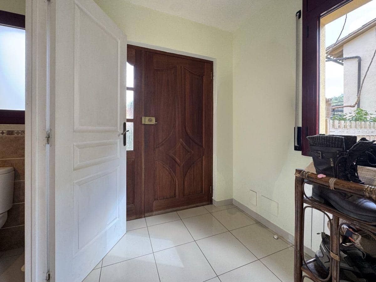 5 soverom Villa til salgs i Sant Llorenc de la Muga med svømmebasseng garasje - € 450 000 (Ref: 9759448)